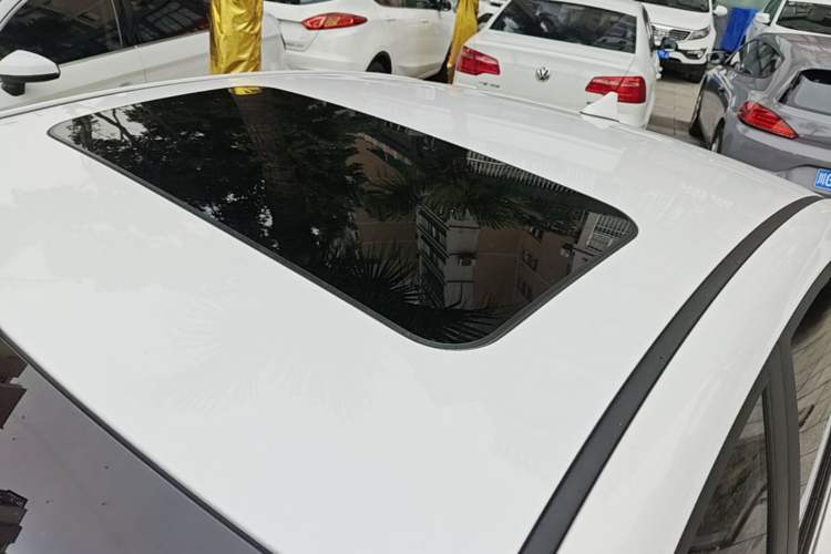Used Hyundai Elantra (6th Generation / Lingdong) 2016 1.6L Automatic ZhiXuan · Luxury Version Roof