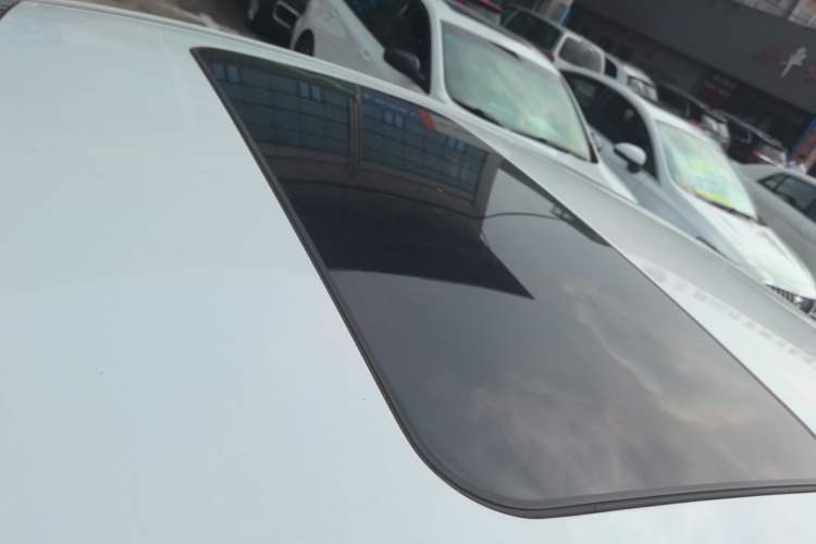 Used Hyundai Elantra (6th Generation / Lingdong) 2016 1.6L Automatic ZhiXuan – Elite Version Roof