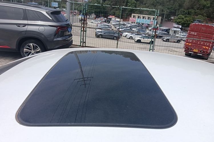 Used Hyundai Elantra (6th Generation / Lingdong) 2016 1.6L Automatic ZhiXuan – Elite Version Roof