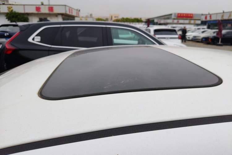 Used Hyundai Elantra (6th Generation / Lingdong) 2016 1.6L Automatic ZhiXuan – Elite Version Roof