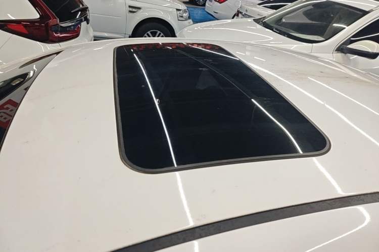 Used Hyundai Elantra (6th Generation / Lingdong) 2016 1.6L Automatic ZhiXuan – Elite Version Roof