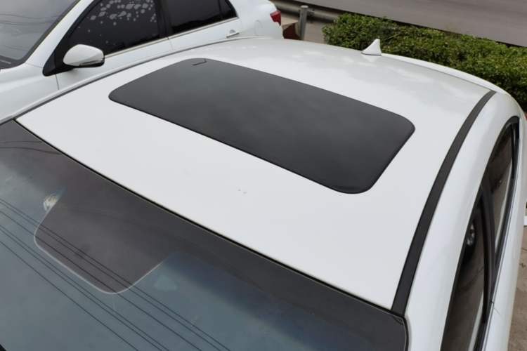 Used Hyundai Elantra (6th Generation / Lingdong) 2016 1.6L Automatic ZhiXuan – Elite Version Roof