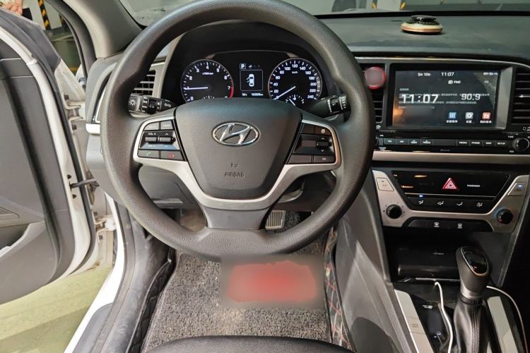 Used Hyundai Elantra (6th Generation / Lingdong) 2016 1.6L Automatic ZhiXuan – Elite Version Steering Wheel