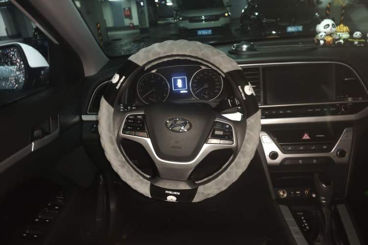 Used Hyundai Elantra (6th Generation / Lingdong) 2016 1.6L Automatic ZhiXuan – Elite Version Steering Wheel