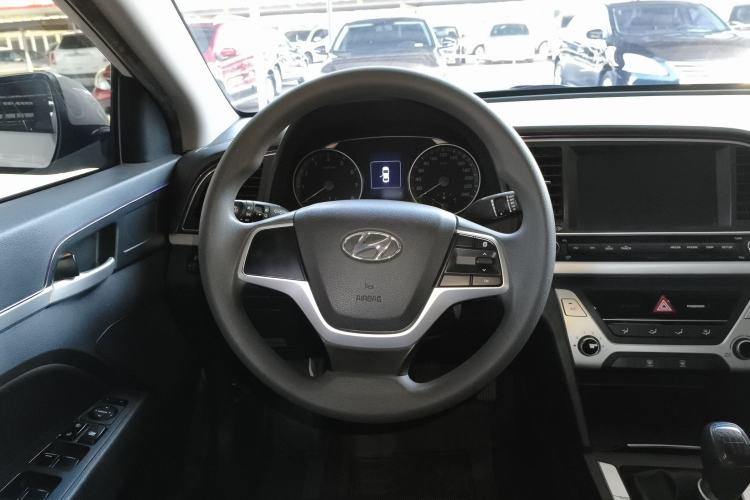Used Hyundai Elantra (6th Generation / Lingdong) 2016 1.6L Manual ZhiXuan·Youth Edition Steering Wheel