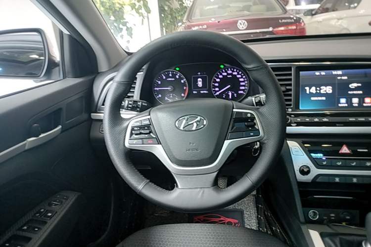 Used Hyundai Elantra (6th Generation / Lingdong) 2016 1.6L Manual ZhiXuan · Dynamic Model Steering Wheel