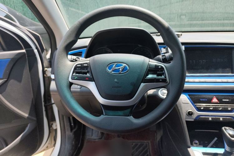 Used Hyundai Elantra (6th Generation / Lingdong) 2016 1.6L Automatic ZhiXuan – Elite Version Steering Wheel