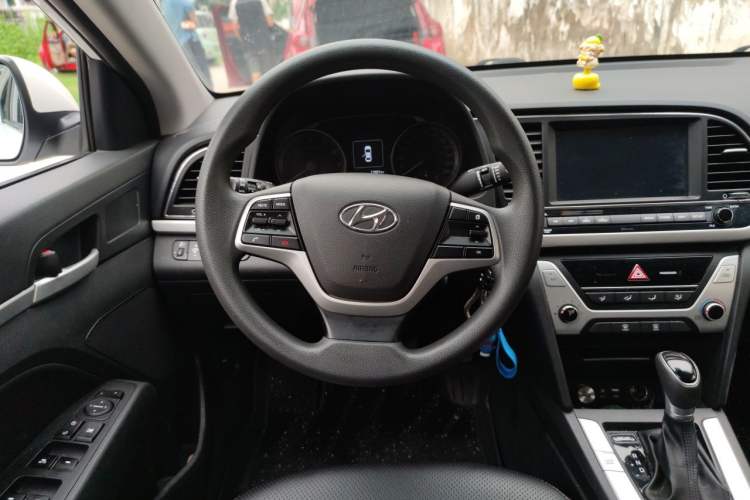 Used Hyundai Elantra (6th Generation / Lingdong) 2016 1.6L Automatic ZhiXuan – Elite Version Steering Wheel