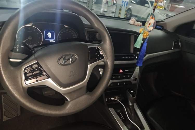 Used Hyundai Elantra (6th Generation / Lingdong) 2016 1.6L Automatic ZhiXuan – Elite Version Steering Wheel