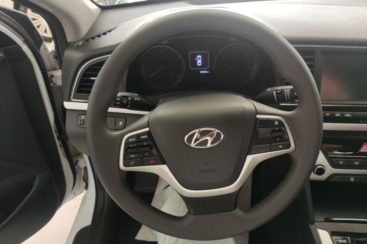 Used Hyundai Elantra (6th Generation / Lingdong) 2016 1.6L Automatic ZhiXuan – Elite Version Steering Wheel