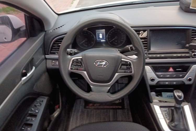 Used Hyundai Elantra (6th Generation / Lingdong) 2016 1.6L Automatic ZhiXuan – Elite Version Steering Wheel