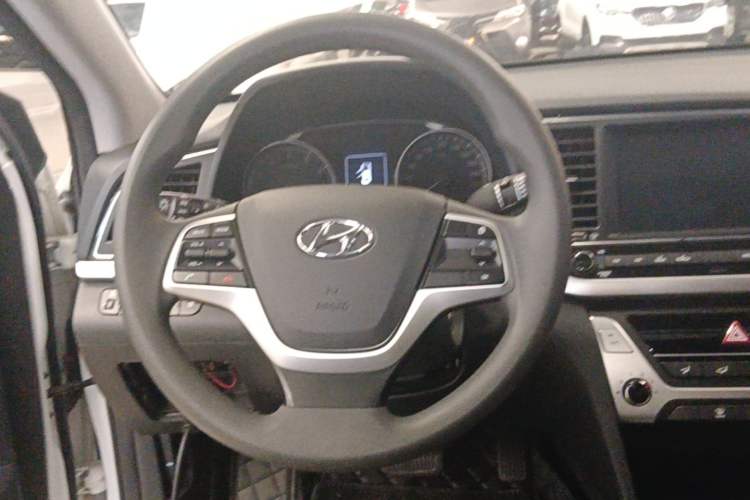 Used Hyundai Elantra (6th Generation / Lingdong) 2016 1.6L Automatic ZhiXuan – Elite Version Steering Wheel