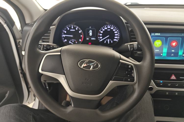 Used Hyundai Elantra (6th Generation / Lingdong) 2016 1.6L Manual ZhiXuan·Youth Edition Steering Wheel