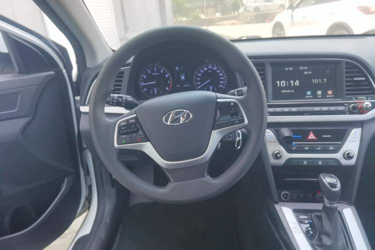 Used Hyundai Elantra (6th Generation / Lingdong) 2016 1.6L Automatic ZhiXuan – Elite Version Steering Wheel