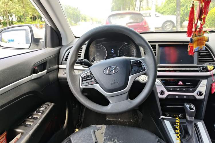 Used Hyundai Elantra (6th Generation / Lingdong) 2016 1.6L Automatic ZhiXuan – Elite Version Steering Wheel