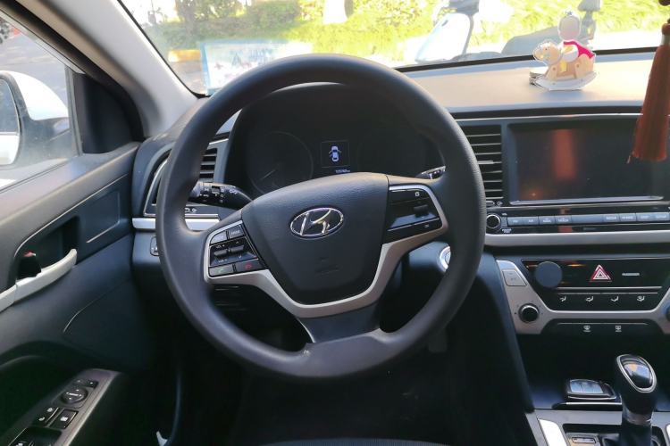 Used Hyundai Elantra (6th Generation / Lingdong) 2016 1.6L Automatic ZhiXuan – Elite Version Steering Wheel