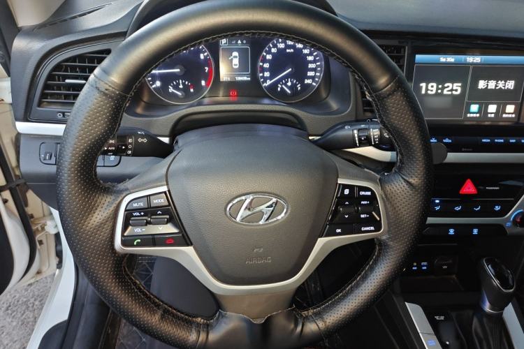 Used Hyundai Elantra (6th Generation / Lingdong) 2016 1.6L Automatic ZhiXuan – Elite Version Steering Wheel