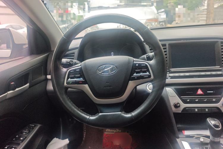 Used Hyundai Elantra (6th Generation / Lingdong) 2016 1.6L Automatic ZhiXuan · Luxury Version Steering Wheel