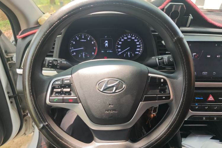 Used Hyundai Elantra (6th Generation / Lingdong) 2016 1.6L Manual ZhiXuan · Dynamic Model Steering Wheel
