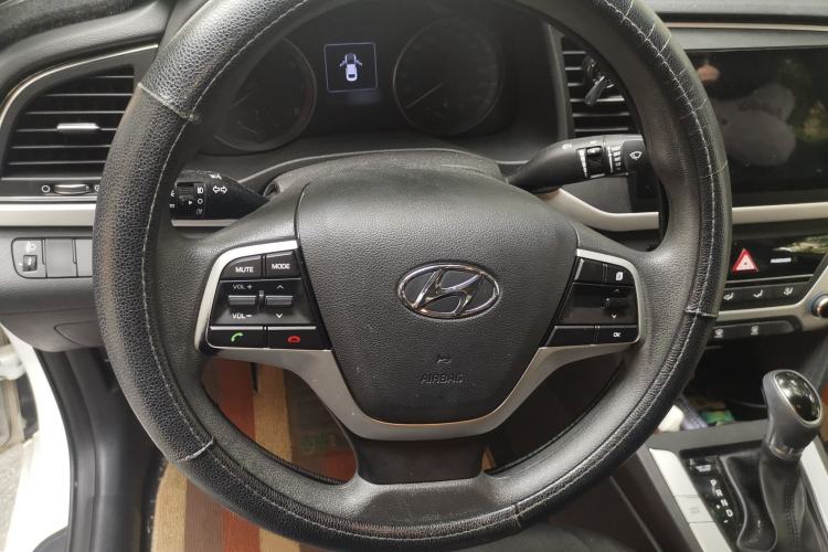 Used Hyundai Elantra (6th Generation / Lingdong) 2016 1.6L Automatic ZhiXuan – Elite Version Steering Wheel