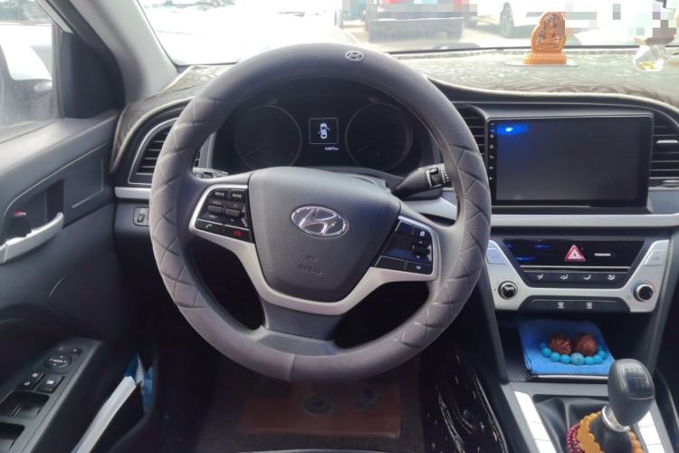 Used Hyundai Elantra (6th Generation / Lingdong) 2016 1.6L Manual ZhiXuan·Youth Edition Steering Wheel