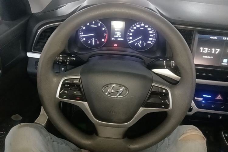 Used Hyundai Elantra (6th Generation / Lingdong) 2016 1.6L Automatic ZhiXuan – Elite Version Steering Wheel