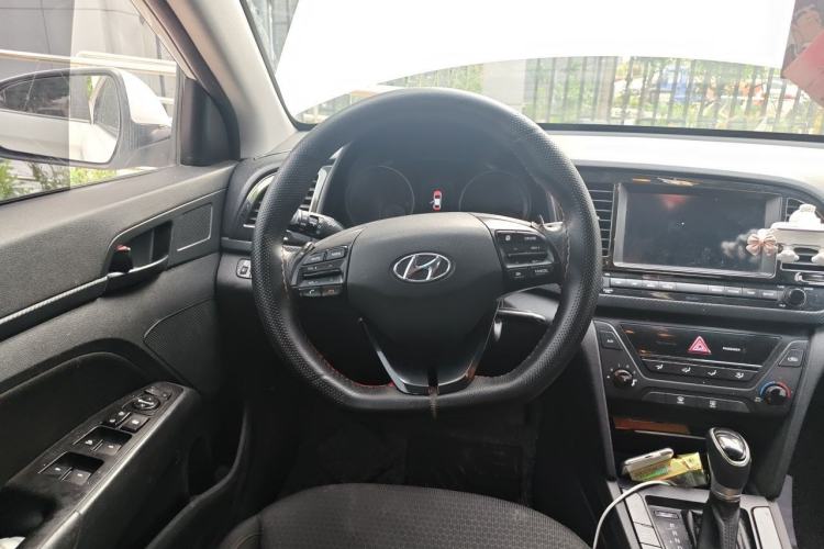 Used Hyundai Elantra (6th Generation / Lingdong) 2016 1.4T Dual-Clutch Xuan Dong · Dynamic Version Steering Wheel