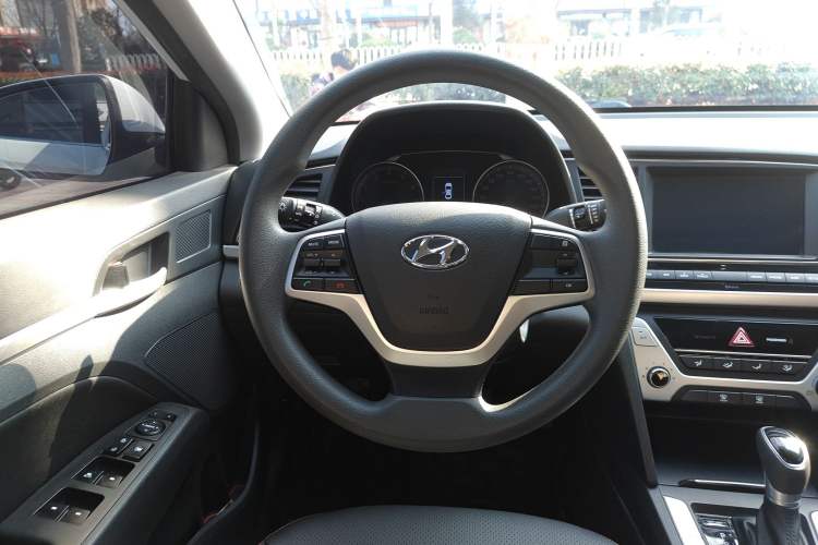 Used Hyundai Elantra (6th Generation / Lingdong) 2016 1.6L Automatic ZhiXuan – Elite Version Steering Wheel