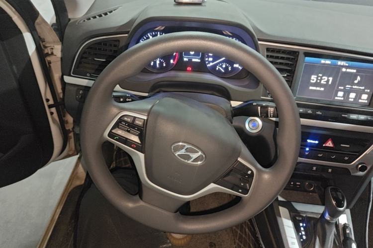 Used Hyundai Elantra (6th Generation / Lingdong) 2016 1.6L Automatic ZhiXuan – Elite Version Steering Wheel