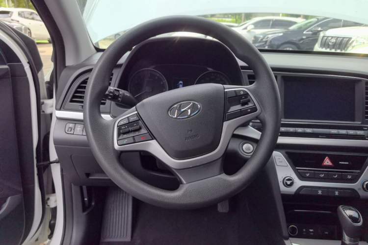 Used Hyundai Elantra (6th Generation / Lingdong) 2016 1.6L Automatic ZhiXuan – Elite Version Steering Wheel