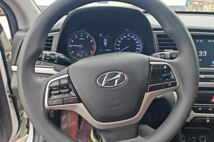 Used Hyundai Elantra (6th Generation / Lingdong) 2016 1.6L Automatic ZhiXuan – Elite Version Steering Wheel