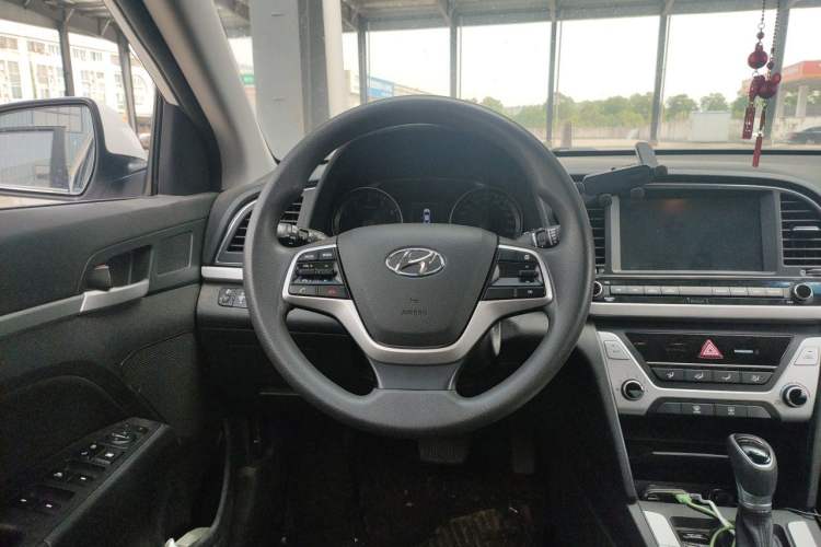 Used Hyundai Elantra (6th Generation / Lingdong) 2016 1.6L Automatic ZhiXuan – Elite Version Steering Wheel