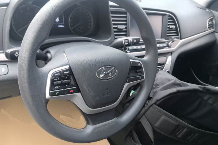 Used Hyundai Elantra (6th Generation / Lingdong) 2016 1.6L Automatic ZhiXuan – Elite Version Steering Wheel