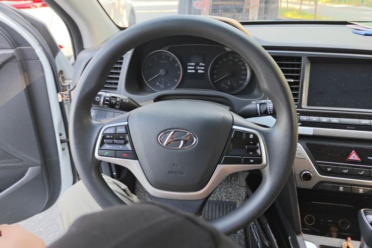 Used Hyundai Elantra (6th Generation / Lingdong) 2016 1.6L Automatic ZhiXuan – Elite Version Steering Wheel