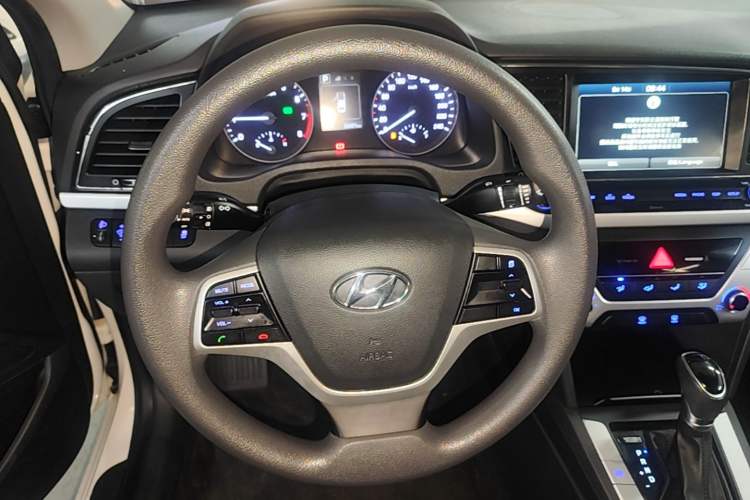 Used Hyundai Elantra (6th Generation / Lingdong) 2016 1.6L Automatic ZhiXuan – Elite Version Steering Wheel
