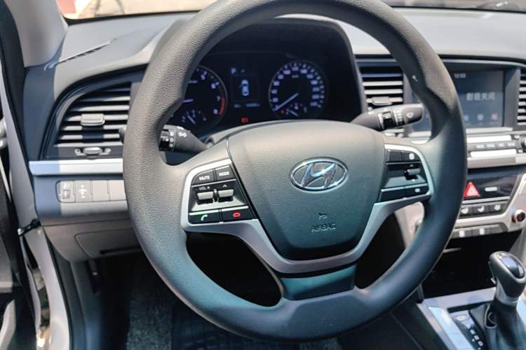 Used Hyundai Elantra (6th Generation / Lingdong) 2016 1.6L Automatic ZhiXuan – Elite Version Steering Wheel