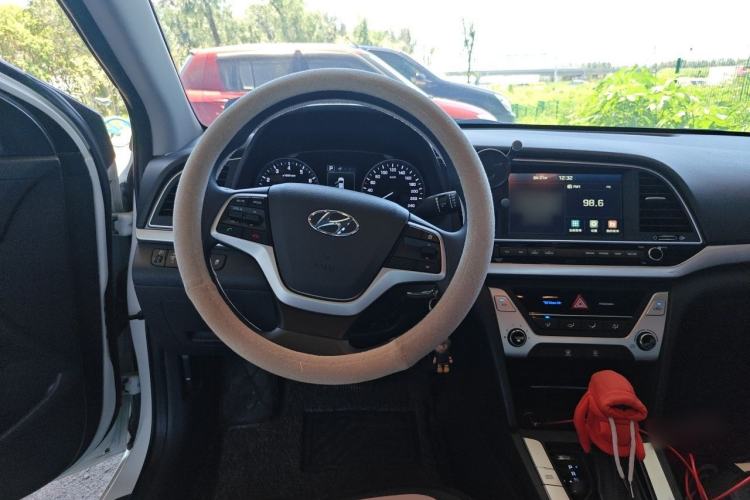 Used Hyundai Elantra (6th Generation / Lingdong) 2016 1.6L Automatic ZhiXuan – Elite Version Steering Wheel