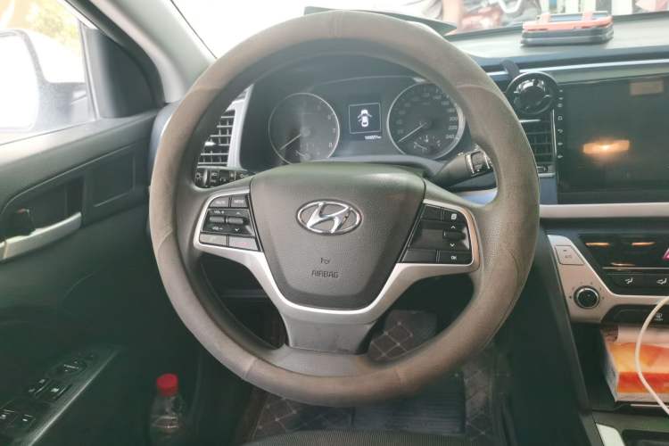 Used Hyundai Elantra (6th Generation / Lingdong) 2016 1.6L Manual ZhiXuan · Dynamic Model Steering Wheel