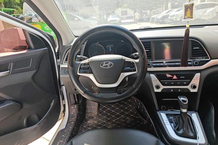 Used Hyundai Elantra (6th Generation / Lingdong) 2016 1.6L Automatic ZhiXuan – Elite Version Steering Wheel