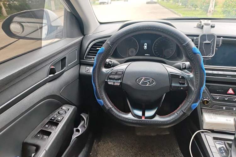Used Hyundai Elantra (6th Generation / Lingdong) 2016 1.4T Dual-Clutch Xuan Dong · Dynamic Version Steering Wheel