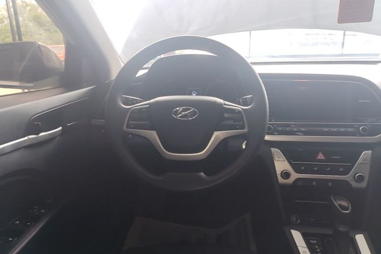 Used Hyundai Elantra (6th Generation / Lingdong) 2016 1.6L Automatic ZhiXuan – Elite Version Steering Wheel