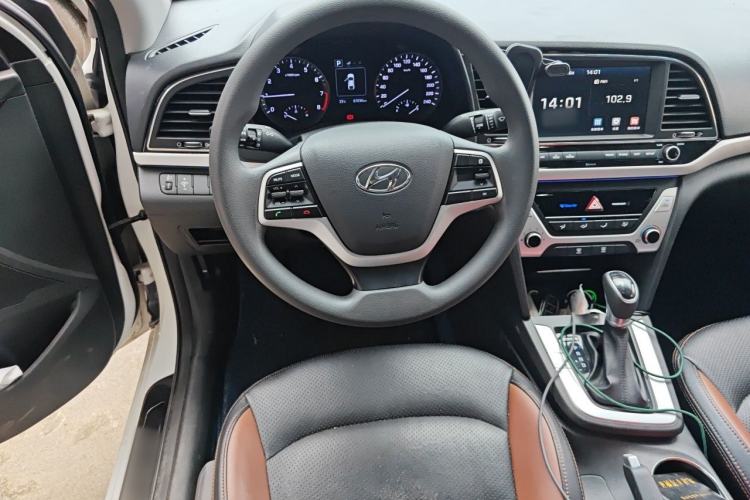 Used Hyundai Elantra (6th Generation / Lingdong) 2016 1.6L Automatic ZhiXuan – Elite Version Steering Wheel