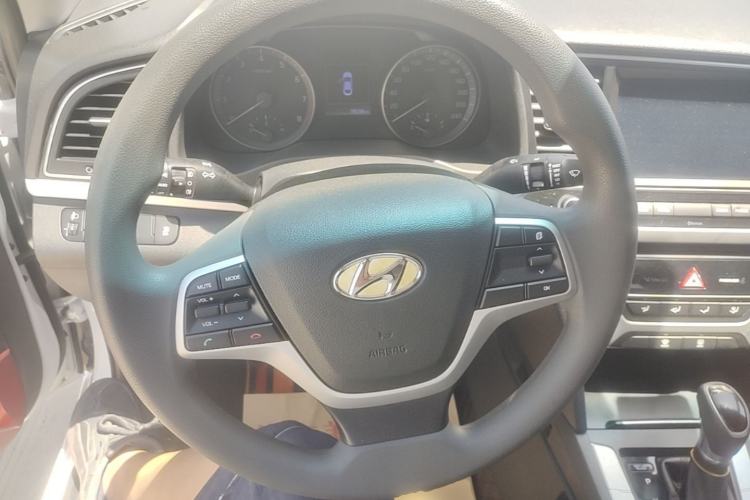 Used Hyundai Elantra (6th Generation / Lingdong) 2016 1.6L Automatic ZhiXuan – Elite Version Steering Wheel