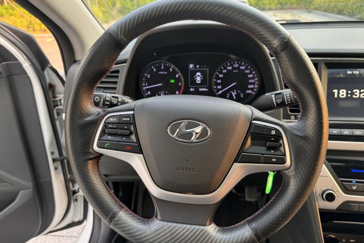 Used Hyundai Elantra (6th Generation / Lingdong) 2016 1.6L Automatic ZhiXuan – Elite Version Steering Wheel