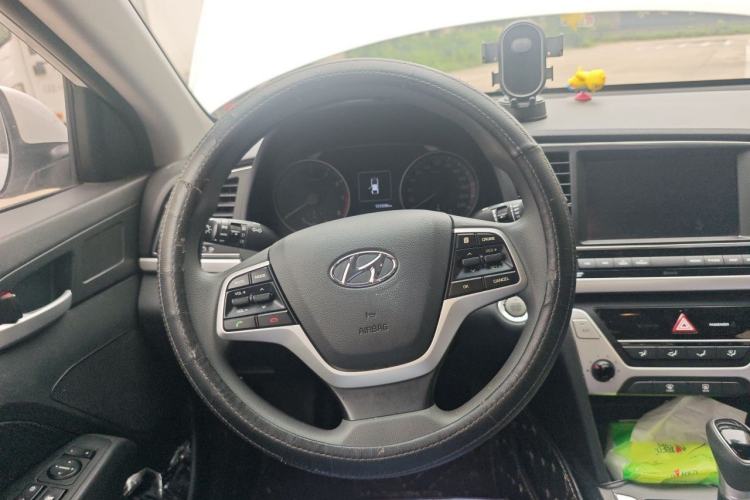 Used Hyundai Elantra (6th Generation / Lingdong) 2016 1.6L Automatic ZhiXuan – Elite Version Steering Wheel