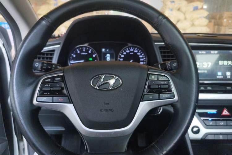 Used Hyundai Elantra (6th Generation / Lingdong) 2016 1.6L Automatic ZhiXuan – Elite Version Steering Wheel