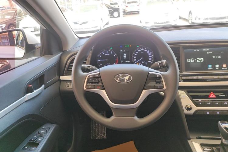 Used Hyundai Elantra (6th Generation / Lingdong) 2016 1.6L Automatic ZhiXuan – Elite Version Steering Wheel