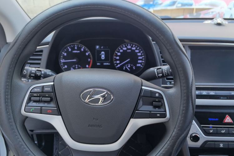 Used Hyundai Elantra (6th Generation / Lingdong) 2016 1.6L Automatic ZhiXuan – Elite Version Steering Wheel