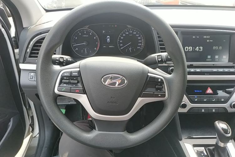 Used Hyundai Elantra (6th Generation / Lingdong) 2016 1.6L Automatic ZhiXuan – Elite Version Steering Wheel
