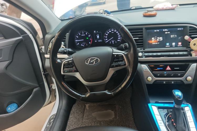 Used Hyundai Elantra (6th Generation / Lingdong) 2016 1.6L Automatic ZhiXuan · Luxury Version Steering Wheel